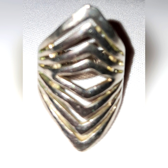 ROMAN STYLE FASHION RING - Picture 2 of 9